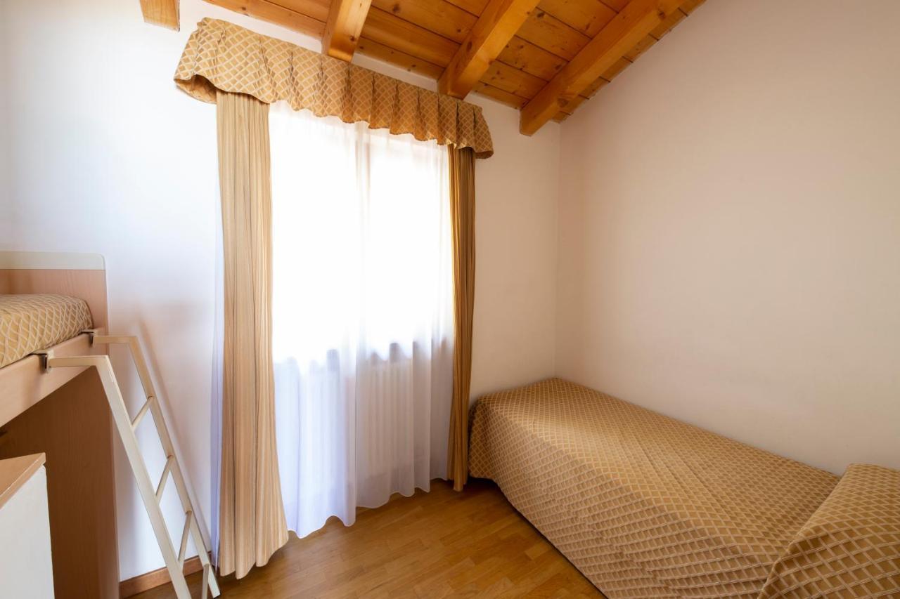 Residence Castelli Brenzone sul Garda Eksteriør billede