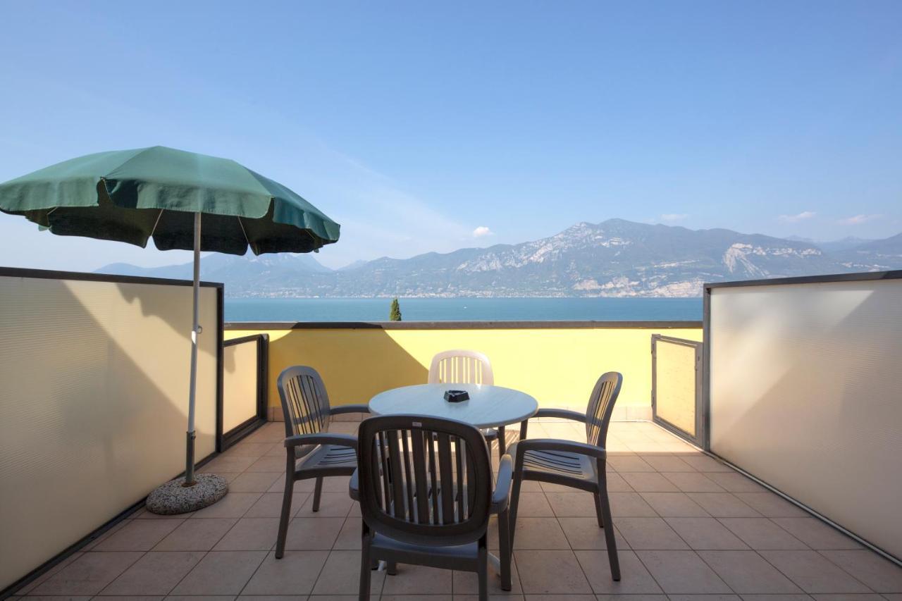 Residence Castelli Brenzone sul Garda Eksteriør billede