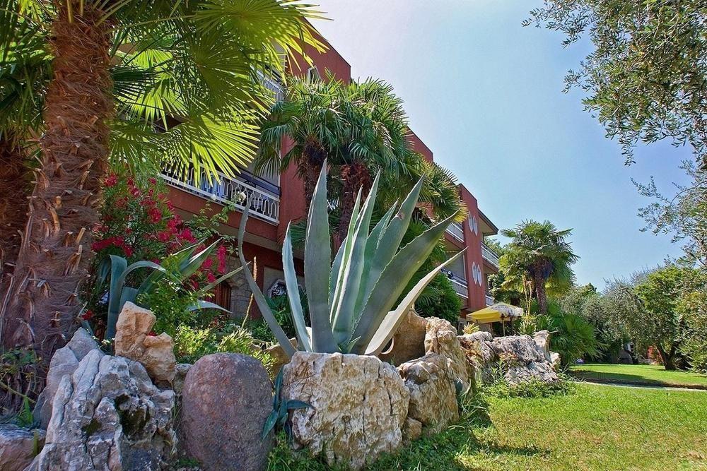 Residence Castelli Brenzone sul Garda Eksteriør billede