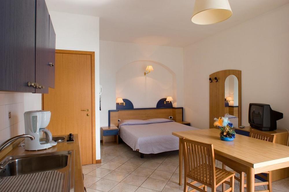 Residence Castelli Brenzone sul Garda Eksteriør billede